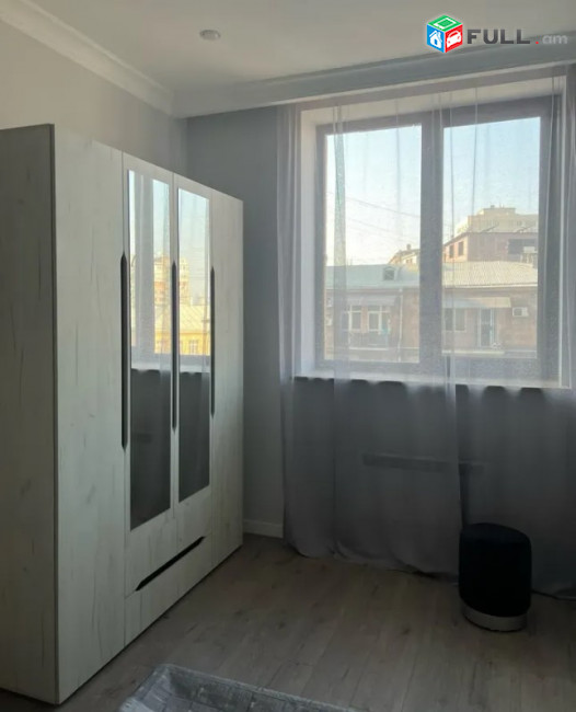 LA10352  Վարձով 3 սենյականոց բնակարան Վարդանանց փողոց , նորակառույց շենքում