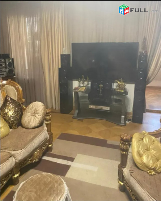 LA10363 Վարձով 3 սենյականոց բնակարան Թոթովենցի փողոցում