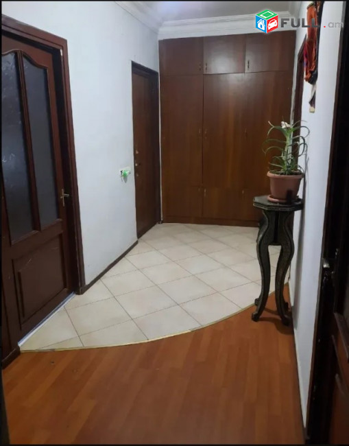 LA10364  Վարձով 4 սենյականոց բնակարան Խաղաղ Դոնի փողոցում
