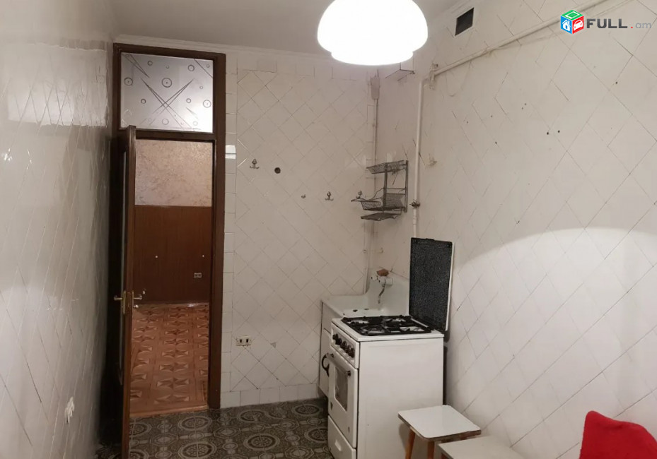 LA10378 Վարձով 3 սենյականոց բնակարան Նիկողայոս Ադոնցի փողոցում