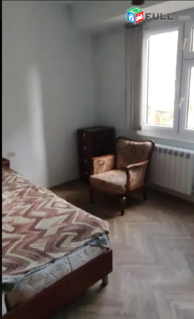 LA10384 Վարձով 4 սենյականոց բնակարան, Արամ Խաչատրյան փողոցի նրբանցք