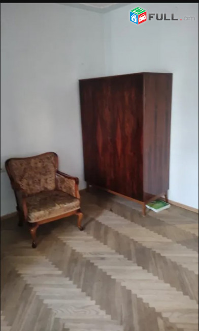 LA10384 Վարձով 4 սենյականոց բնակարան, Արամ Խաչատրյան փողոցի նրբանցք