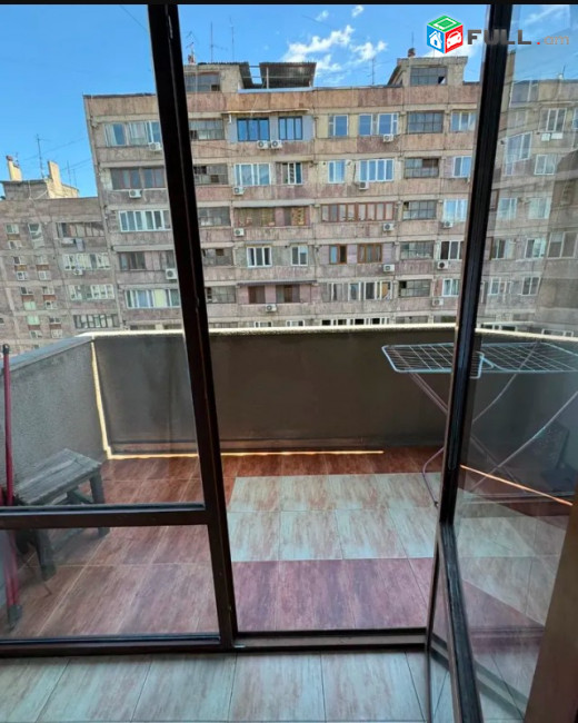 LA10395 Վարձով 3 սենյականոց բնակարան  Մհեր Մկրչյան փողոց , Հանրապետության փողոց նորակառույց շենքում
