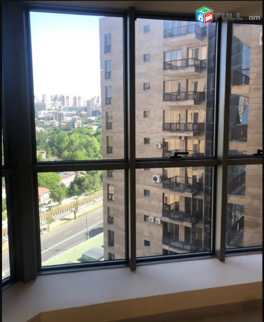 LA10415 Օրավարձով  3 սենյականոց բնակարան Պարոնյան փողոց , նորակառույց շենքում 
