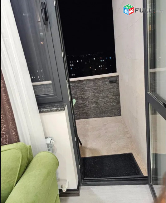LA10437 Վարձով 3 սենյականոց բնակարան  Գրիբոյեդով փողոց , նորակառույց շենքում