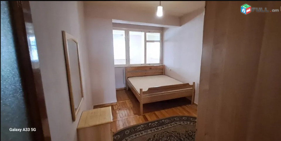 LA10449 Վարձով 4 սենյականոց բնակարան Նիզամու փողոցում