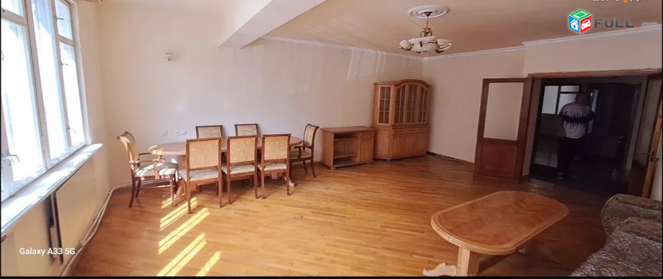 LA10449 Վարձով 4 սենյականոց բնակարան Նիզամու փողոցում