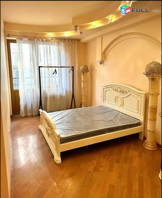 LA10457 Վարձով 3 սենյականոց բնակարան Հյուսիսային պողոտա,  նորակառույց շենքում