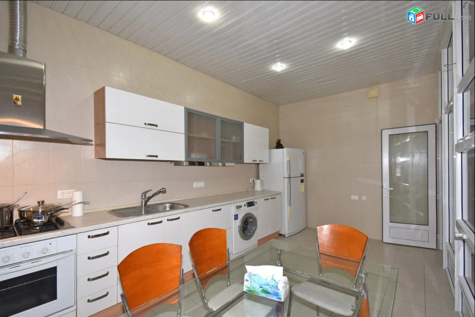 LA10473 Օրավարձով 3 սենյականոց բնակարան Մաշտոցի պողոտա , Թումանյան խաչմերուկի մոտ
