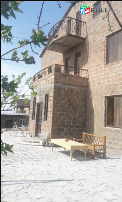 LA10476 Վարձով 6 սենյականոց 3 հարկանի քարե տուն Դավիթ Բեկի փողոցում Նոր Նորքում,