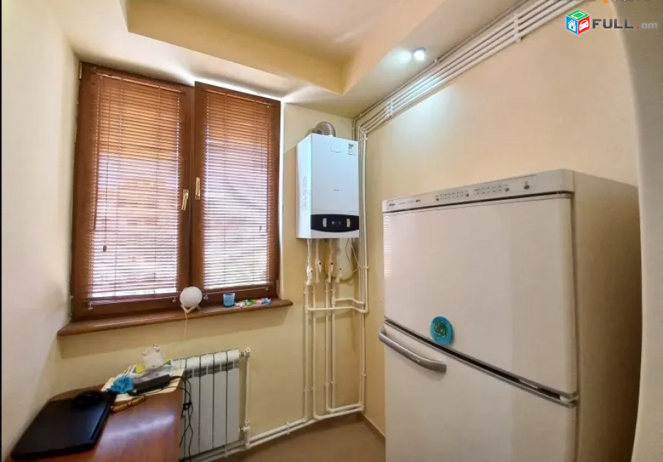 LA10492 Վարձով 2 սենյականոց բնակարան Արամ Խաչատրյան փողոց , KFC ի հարևանությամբ