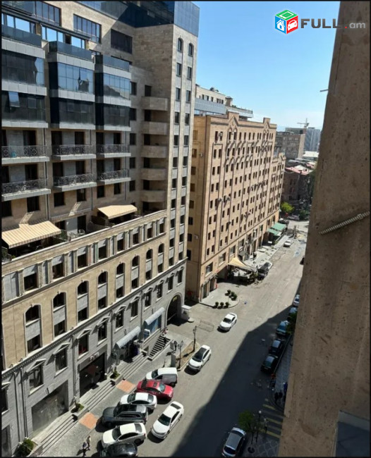 LA08376 Վարձով 4 սենյականոց բնակարան Ամիրյան փողոց , նորակառույց շենք