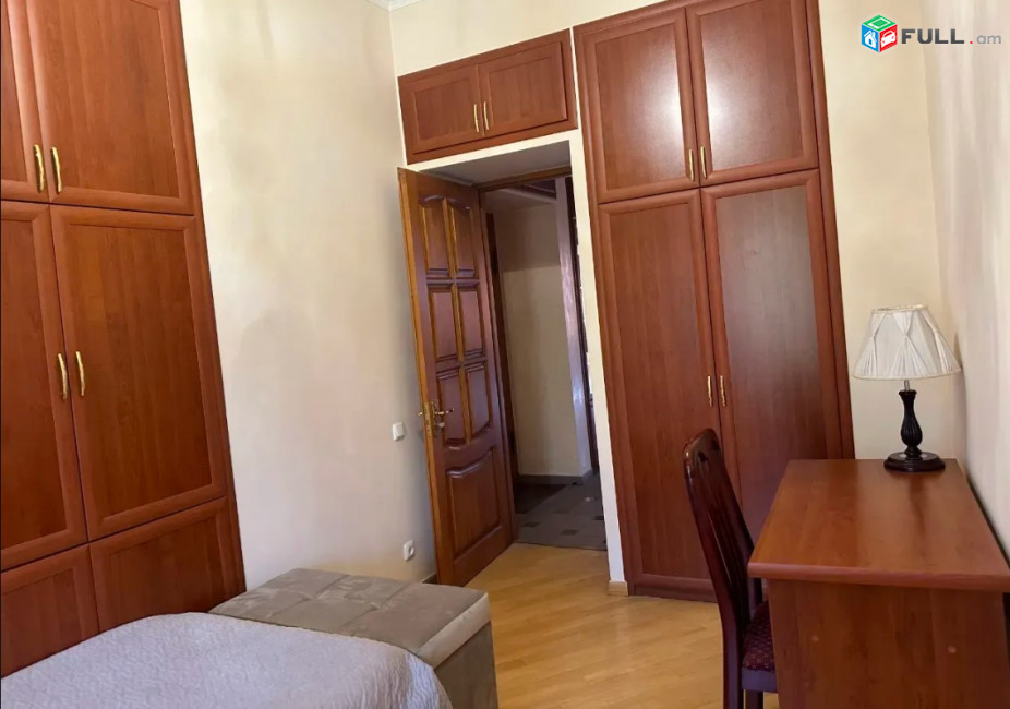 LA10526 Վարձով 3 սենյականոց բնակարան Տերյան փողոցում