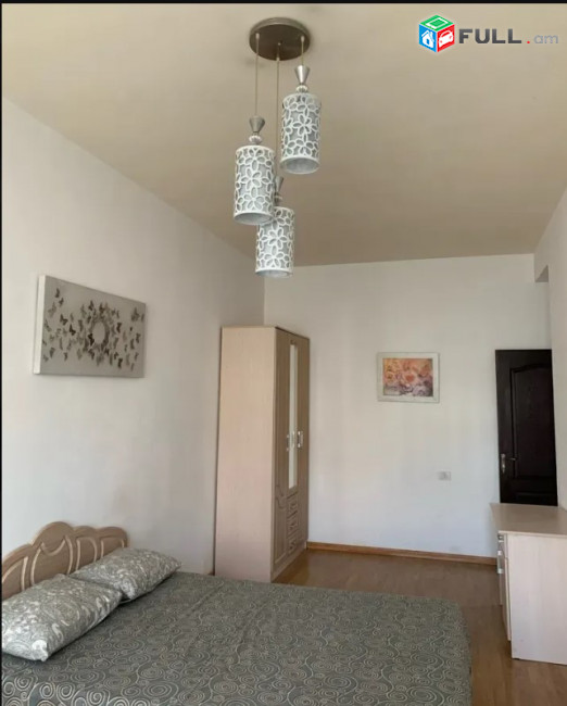 LA10530 Վարձով 3 սենյականոց բնակարան Նալբանդյան փողոց ,  նորակառույց շենքում