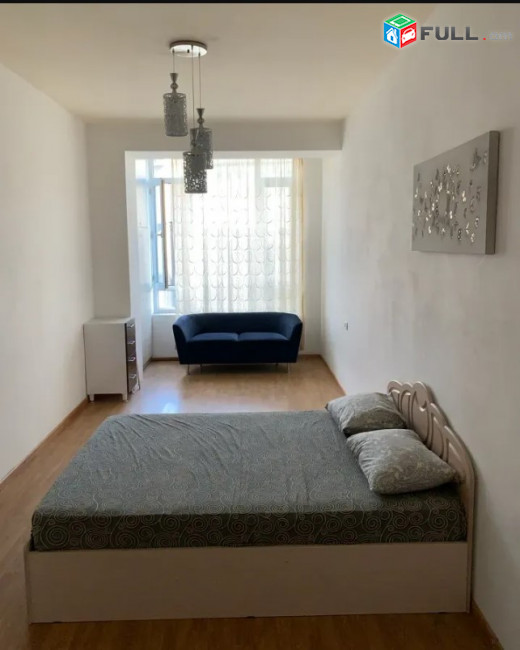 LA10530 Վարձով 3 սենյականոց բնակարան Նալբանդյան փողոց ,  նորակառույց շենքում