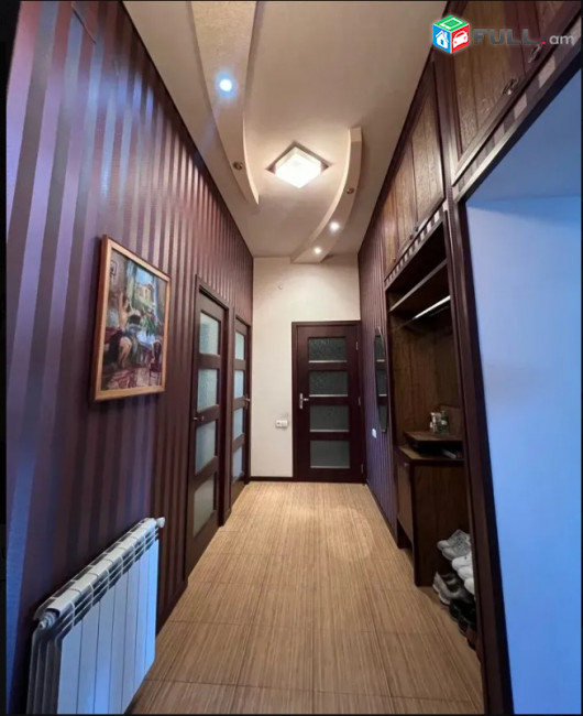 LA10534 Վարձով 3 սենյականոց բնակարան Բայրոնի փողոցում
