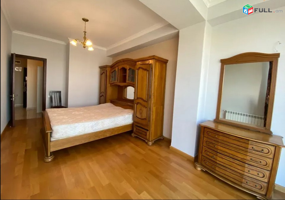 LA10538 Վարձով 3 սենյականոց բնակարան նորակառույց շենքում, Ծիծեռնակաբերդի խճուղի