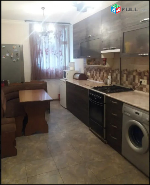 LA10544 Վարձով 3 սենյականոց բնակարան Սարյան փողոցում