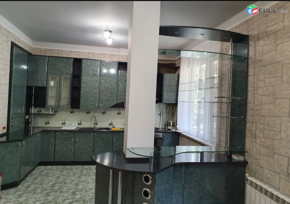 LA10543 Վարձով 3 սենյականոց բնակարան Կիևյան փողոցում