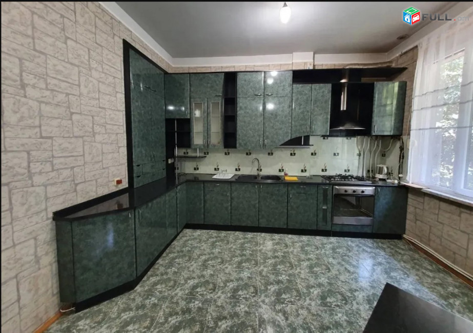 LA10543 Վարձով 3 սենյականոց բնակարան Կիևյան փողոցում