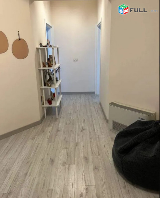 LA10568 Օրավարձով 4 սենյականոց բնակարան Լեոյի փողոց ,  նորակառույց շենքում 
