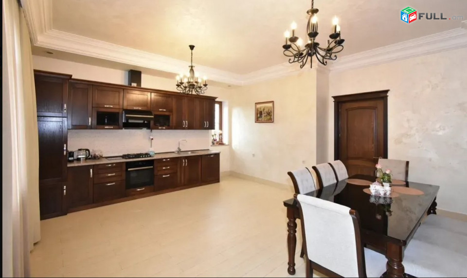 LA10570 Օրավարձով 8 սենյականոց  4 հարկանի քարե տուն Բուժաշխատողների փողոցում Նորք Մարաշում