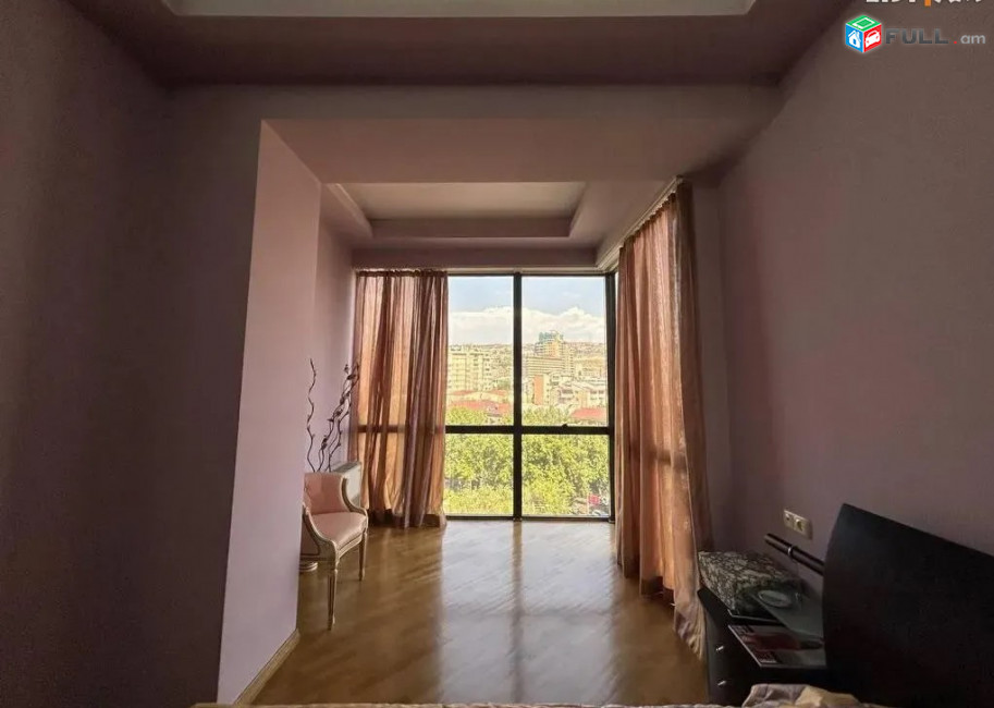 LA10574  Օրավարձով 5 սենյականոց բնակարան Հյուսիսային պողոտա ,  նորակառույց շենքում 
