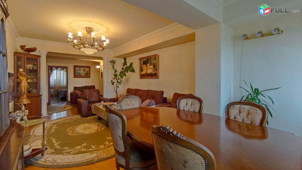 LA10668  Վարձով 3 սենյականոց բնակարան Հանրապետության փողոցում