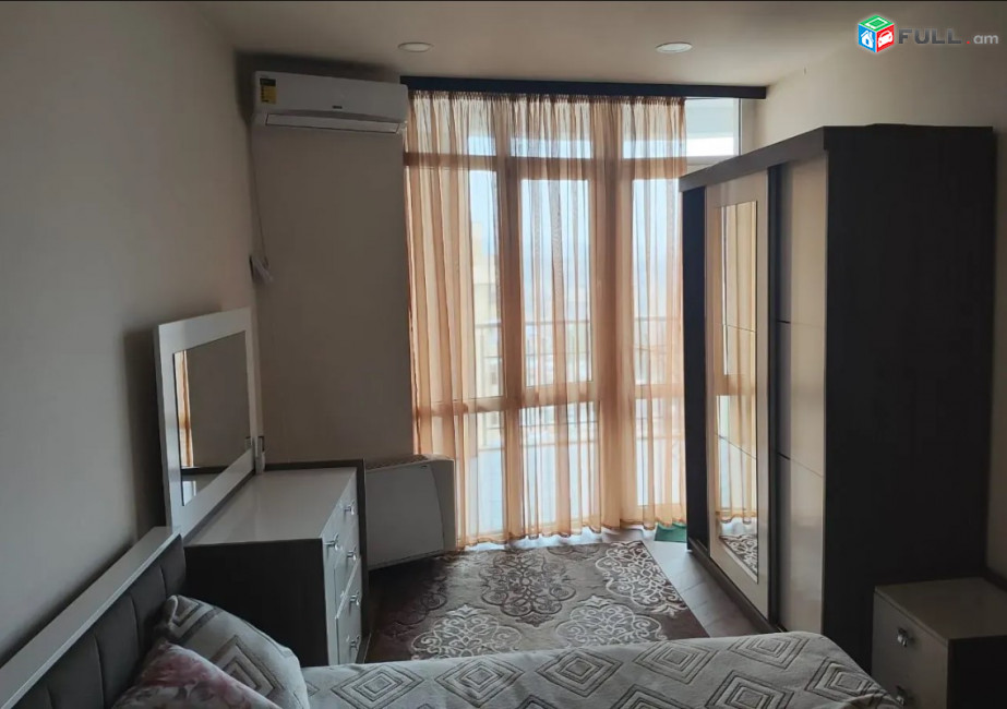 LA10678  Վարձով 4 սենյականոց բնակարան  Բաղրամյան պողոտա , նորակառույց շենքում