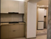 LA10684 Վարձով 2 սենյականոց բնակարան Շինարարների փողոց