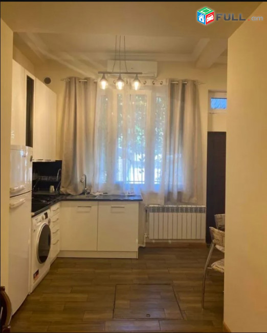 LA10696 Վարձով 1 սենյականոց բնակարան Թումանյան փողոց