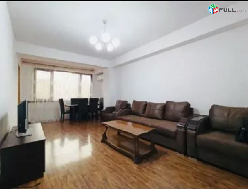 LA10697 Վարձով 2 սենյականոց բնակարան Հանրապետության փողոցում