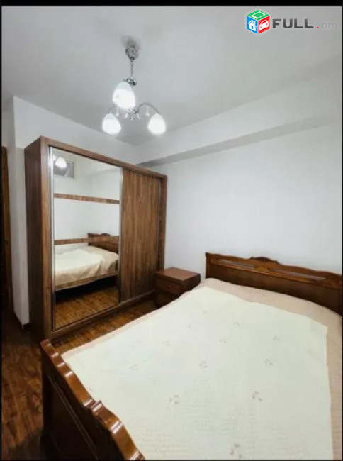 LA10697 Վարձով 2 սենյականոց բնակարան Հանրապետության փողոցում