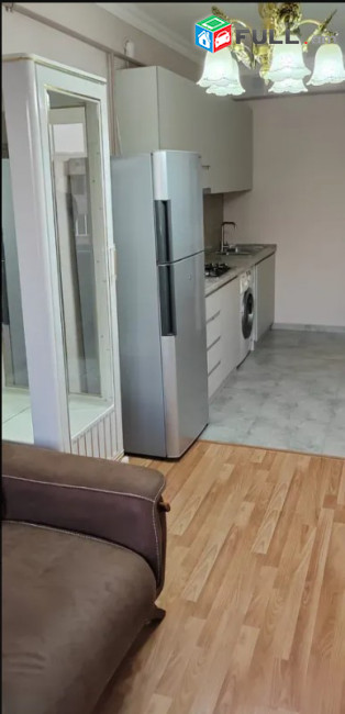 LA10699 Վարձով 3 սենյականոց բնակարան Տիտոգրադյան փողոց , էրեբունի մասիվ նորակառույց շենք