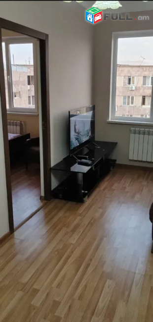 LA10699 Վարձով 3 սենյականոց բնակարան Տիտոգրադյան փողոց , էրեբունի մասիվ նորակառույց շենք