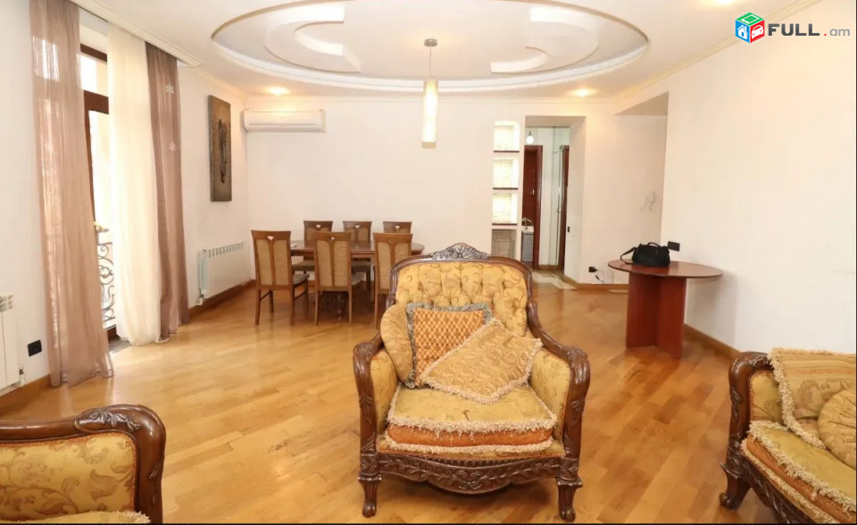 LA10742 Վարձով 4 սենյականոց բնակարան Պարոնյանի փողոցում