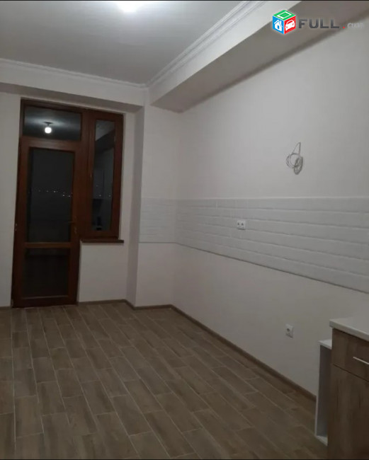 LA10746   Վարձով 4 սենյականոց բնակարան Ադոնց , Երազ բնակելի թաղամաս