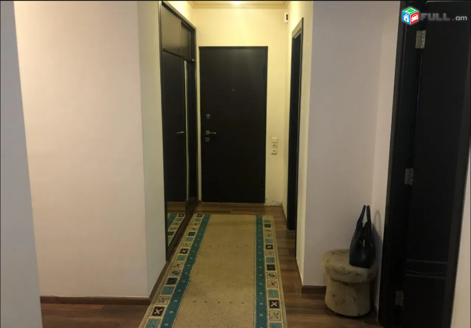 LA10763 Վարձով 3 սենյականոց բնակարան Մամիկոնյանց փողոցում