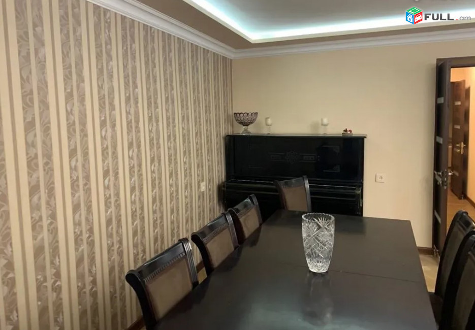 LA10766 Վարձով Վարձով 4 սենյականոց բնակարան Արամ Խաչատրյան փողոցում 