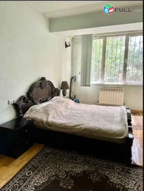 LA10768 Վարձով 3 սենյականոց բնակարան Վարդանանց փողոցում