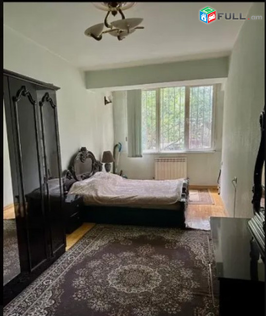 LA10768 Վարձով 3 սենյականոց բնակարան Վարդանանց փողոցում