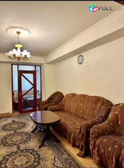 LA10768 Վարձով 3 սենյականոց բնակարան Վարդանանց փողոցում
