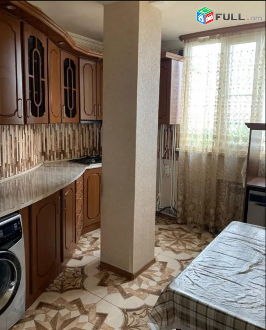 LA10788 Վարձով 3 սենյականոց բնակարան Դավիթ Մալյան փողոցում