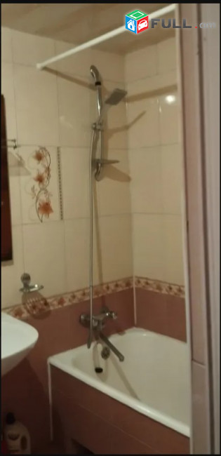 LA10788 Վարձով 3 սենյականոց բնակարան Դավիթ Մալյան փողոցում