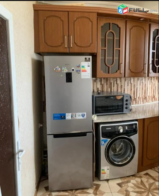 LA10788 Վարձով 3 սենյականոց բնակարան Դավիթ Մալյան փողոցում