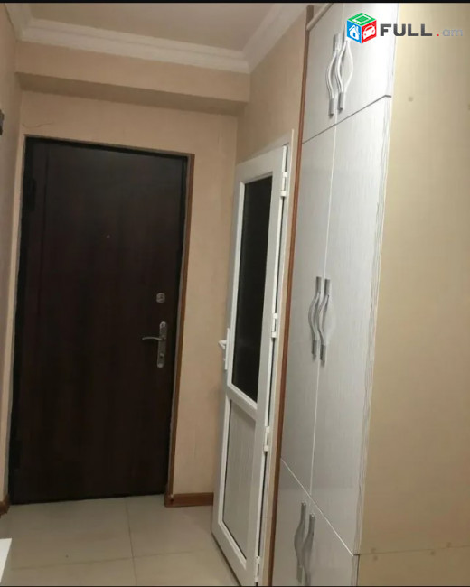 LA10787 Վարձով 3 սենյականոց բնակարան Գյուլիքևխյան փողոցում