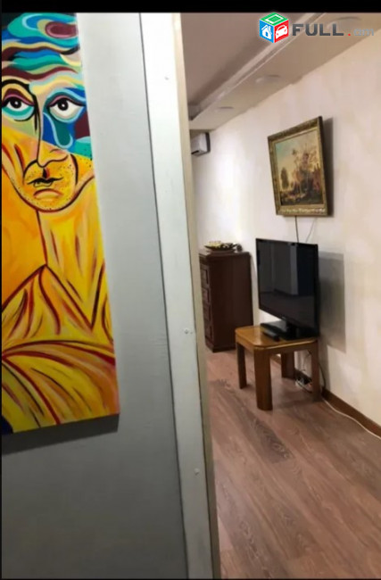 LA10810 Վարձով  4 սենյականոց 3 հարկանի տուն Խորենացու փողոցում կենտրոնում