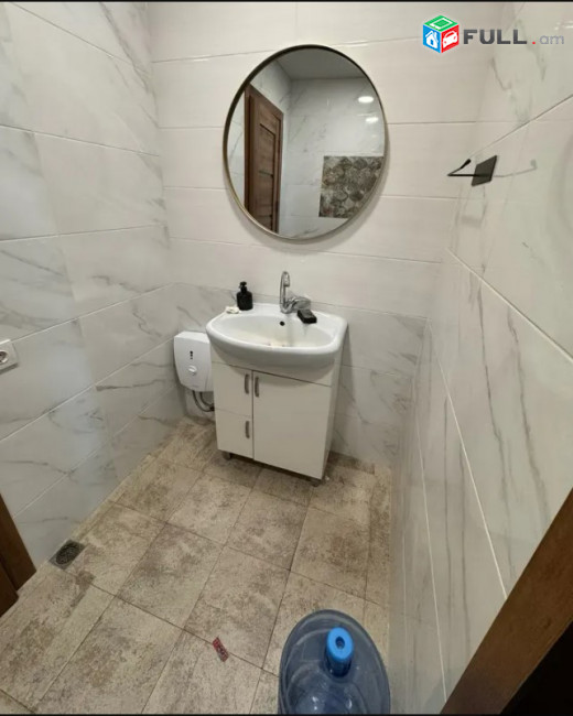 LA10812 Վարձով 95 քմ . տարածք Արղության փողոց , նորակառույց շենքի տակ