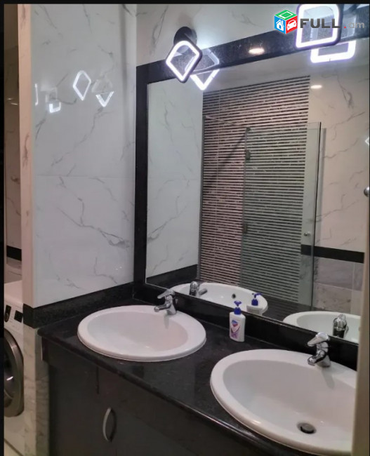 LA10859 Օրավարձով 3 սենյականոց բնակարան Խորենացու փողոց ,  նորակառույց շենքում