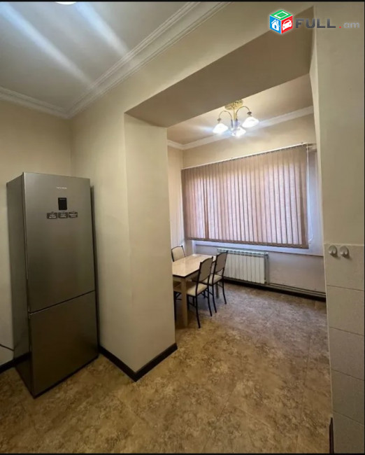 LA10861  Վարձով 2 սենյականոց բնակարան Աբովյան փողոցում 